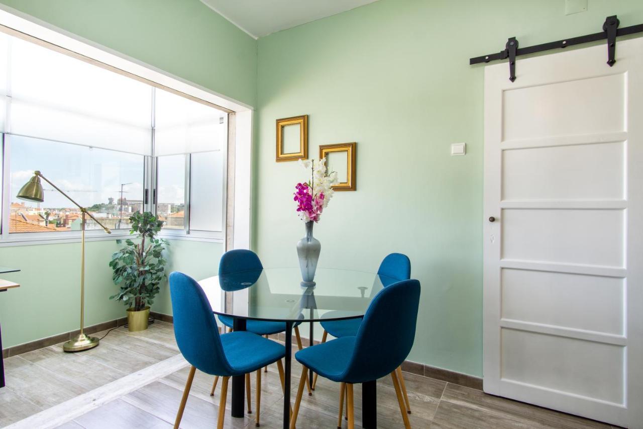 Gaze Out At The City In A Retro-Chic Getaway Lisboa Ngoại thất bức ảnh