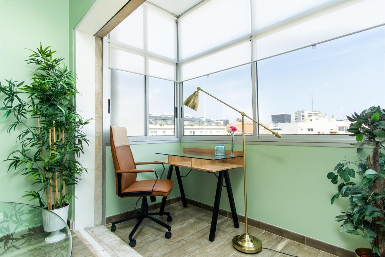 Gaze Out At The City In A Retro-Chic Getaway Lisboa Ngoại thất bức ảnh