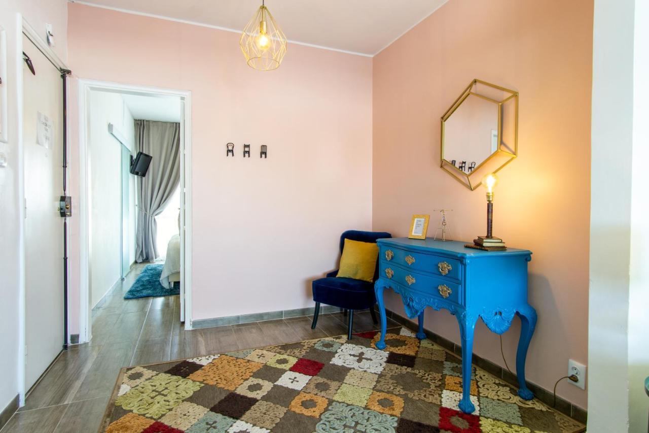 Gaze Out At The City In A Retro-Chic Getaway Lisboa Ngoại thất bức ảnh